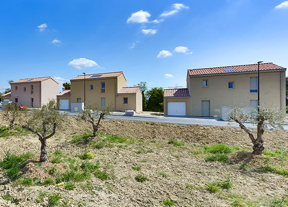 Appartements - Maisons - Courthézon